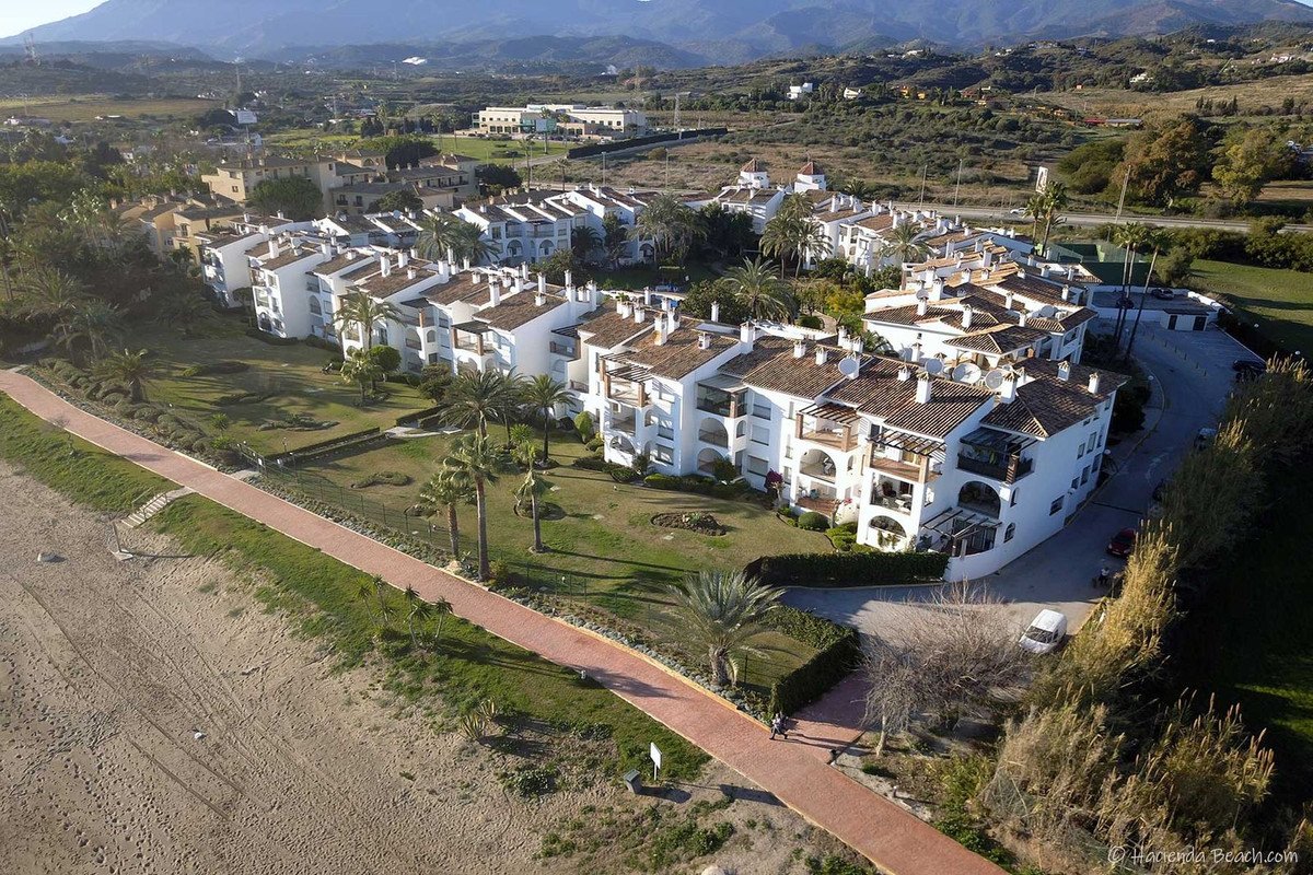 3 Bed Middle Floor Apartment in Estepona