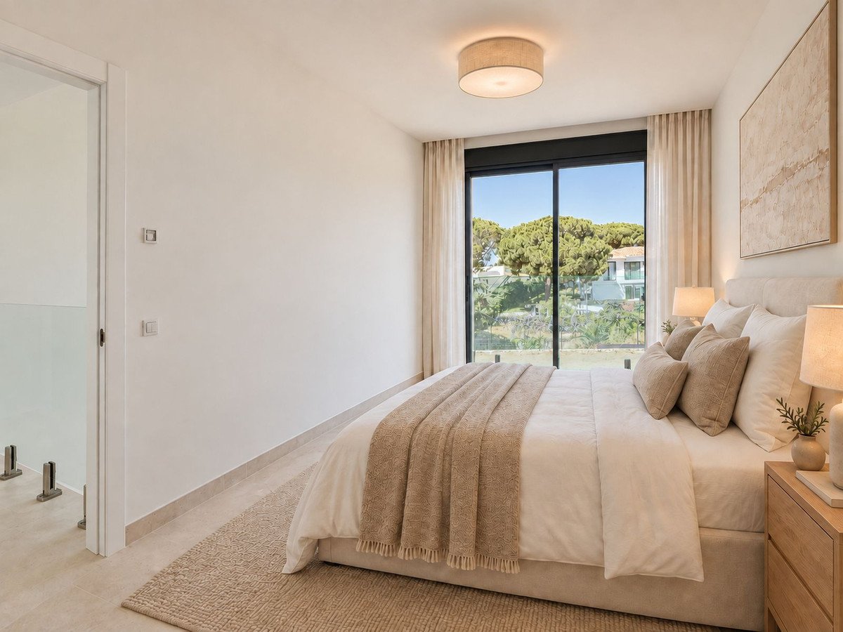 4 Bed Detached Villa in Elviria