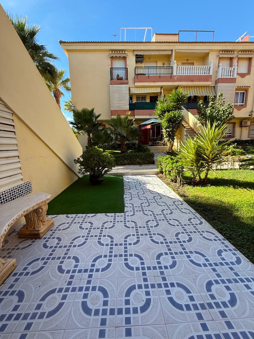 2 Bed Ground Floor Apartment in La Veleta