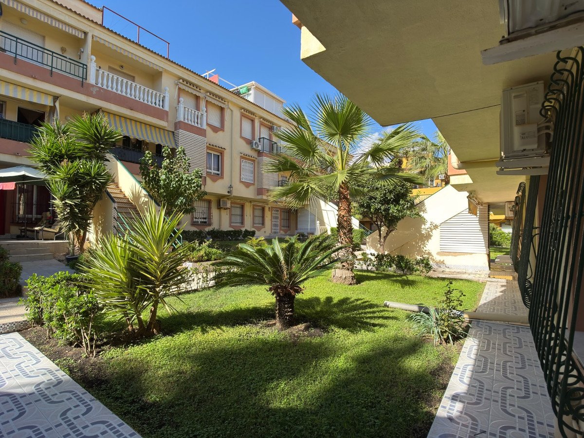 2 Bed Ground Floor Apartment in La Veleta
