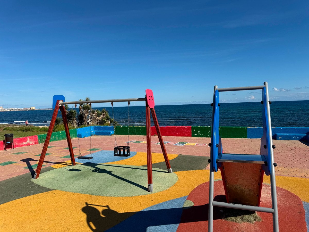 2 Bed Ground Floor Apartment in La Veleta