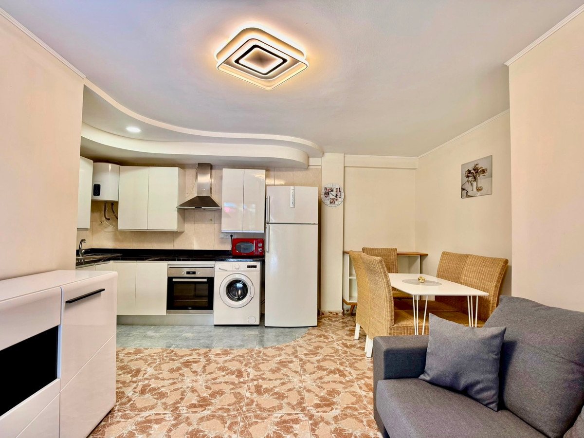 2 Bed Ground Floor Apartment in La Veleta