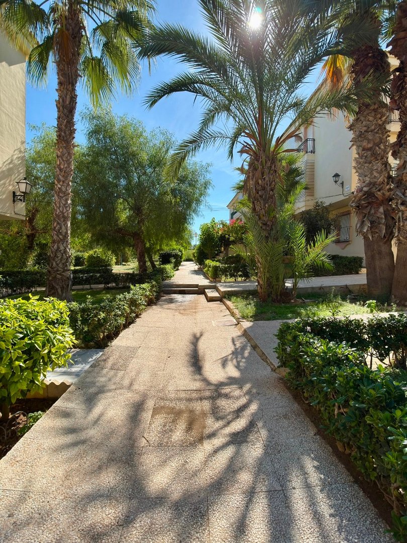 2 Bed Ground Floor Apartment in La Veleta