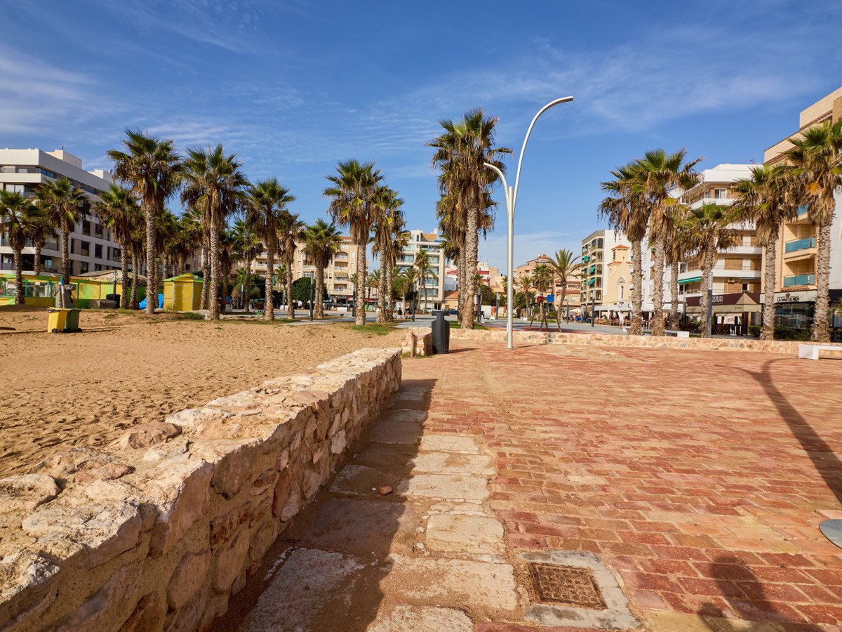 2 Bed Ground Floor Apartment in La Mata