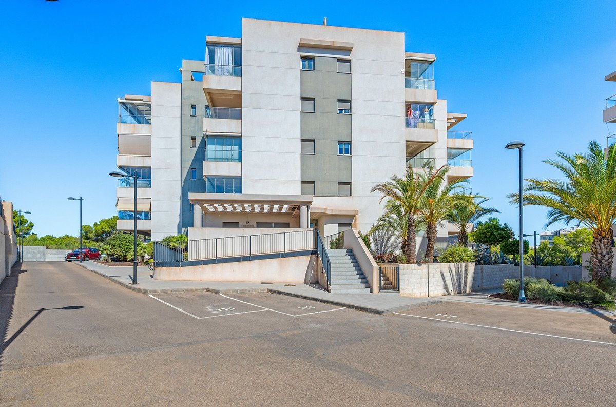 2 Bed Ground Floor Apartment in Los Dolses