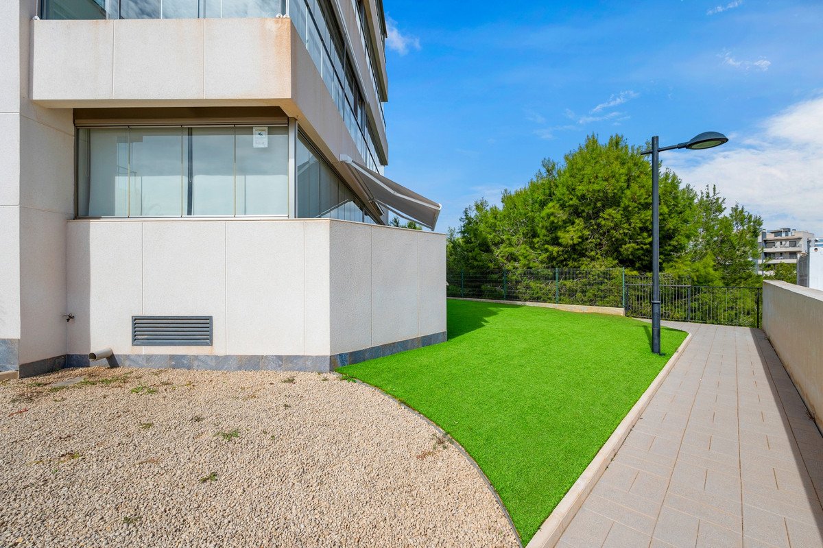 2 Bed Ground Floor Apartment in Los Dolses