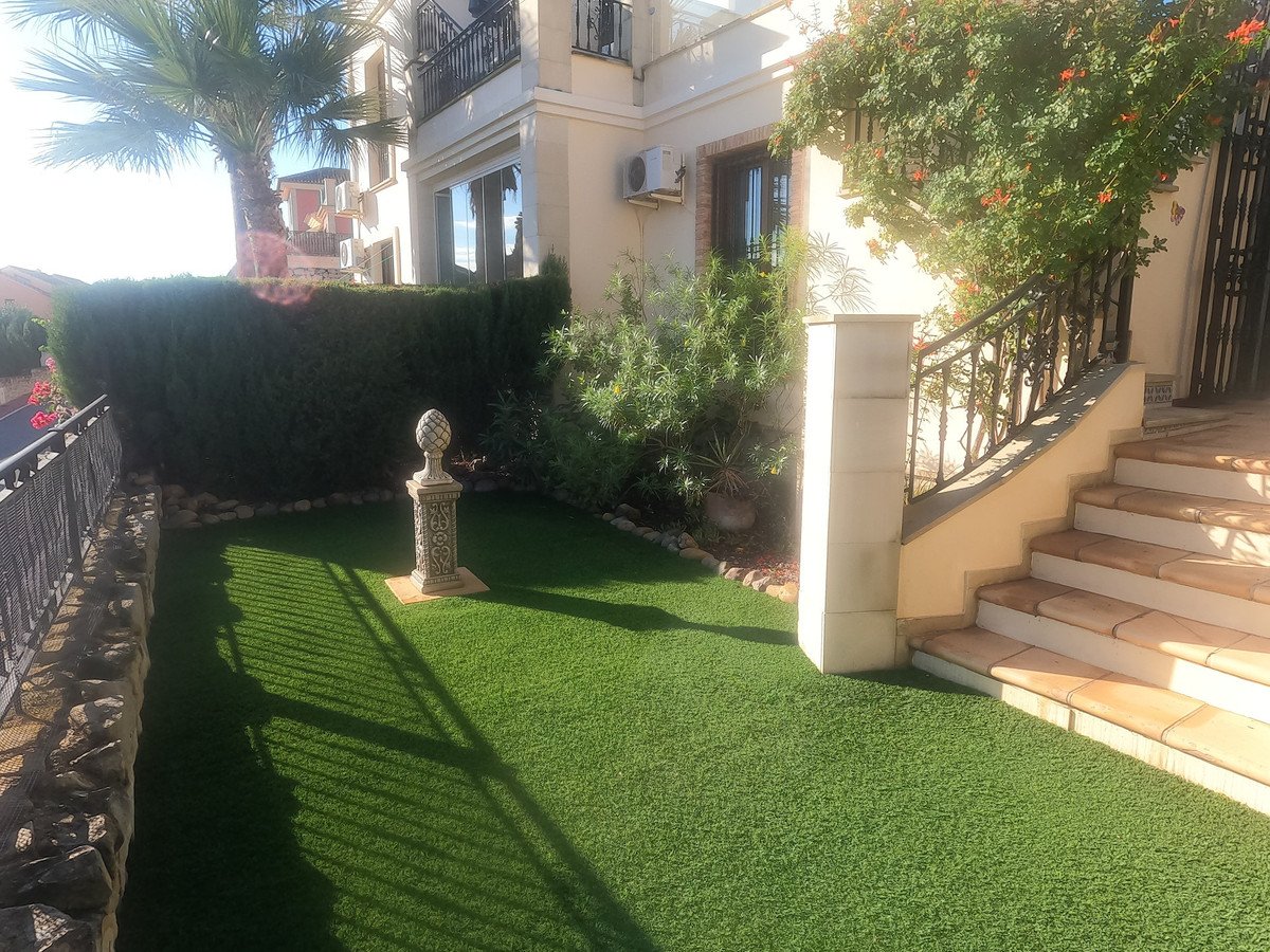 2 Bed Bungalow in La Finca Golf