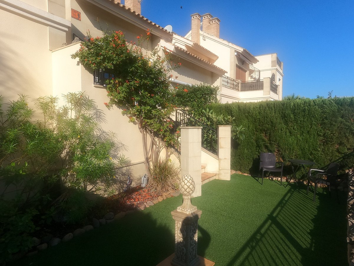 2 Bed Bungalow in La Finca Golf
