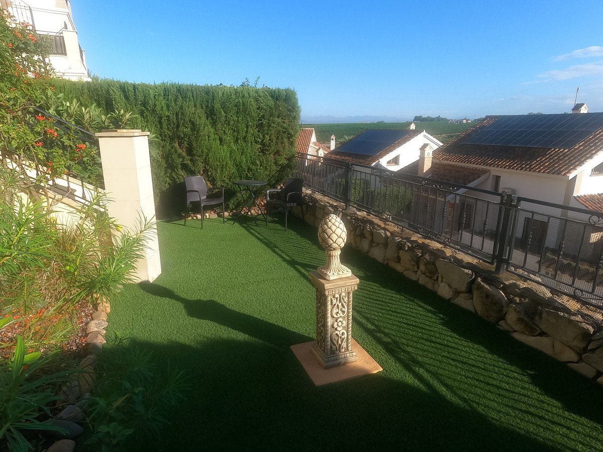 2 Bed Bungalow in La Finca Golf