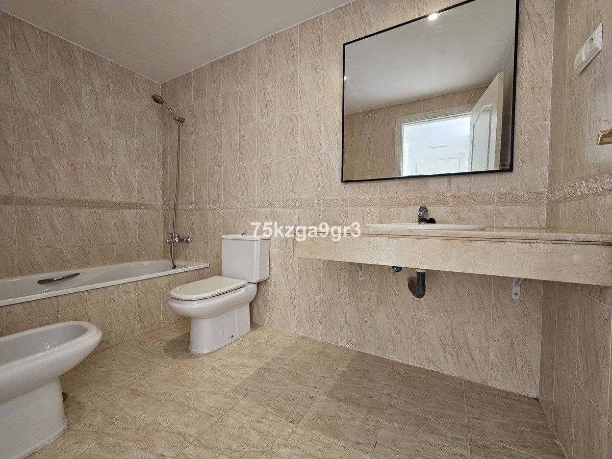 2 Bed Ground Floor Apartment in Calahonda