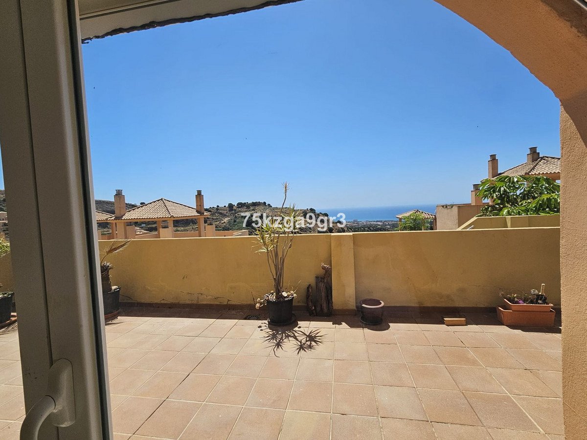 2 Bed Ground Floor Apartment in Calahonda