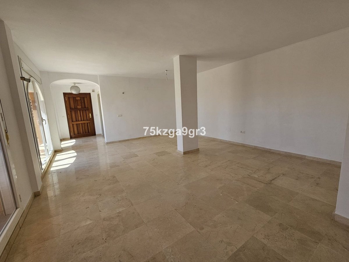 2 Bed Ground Floor Apartment in Calahonda