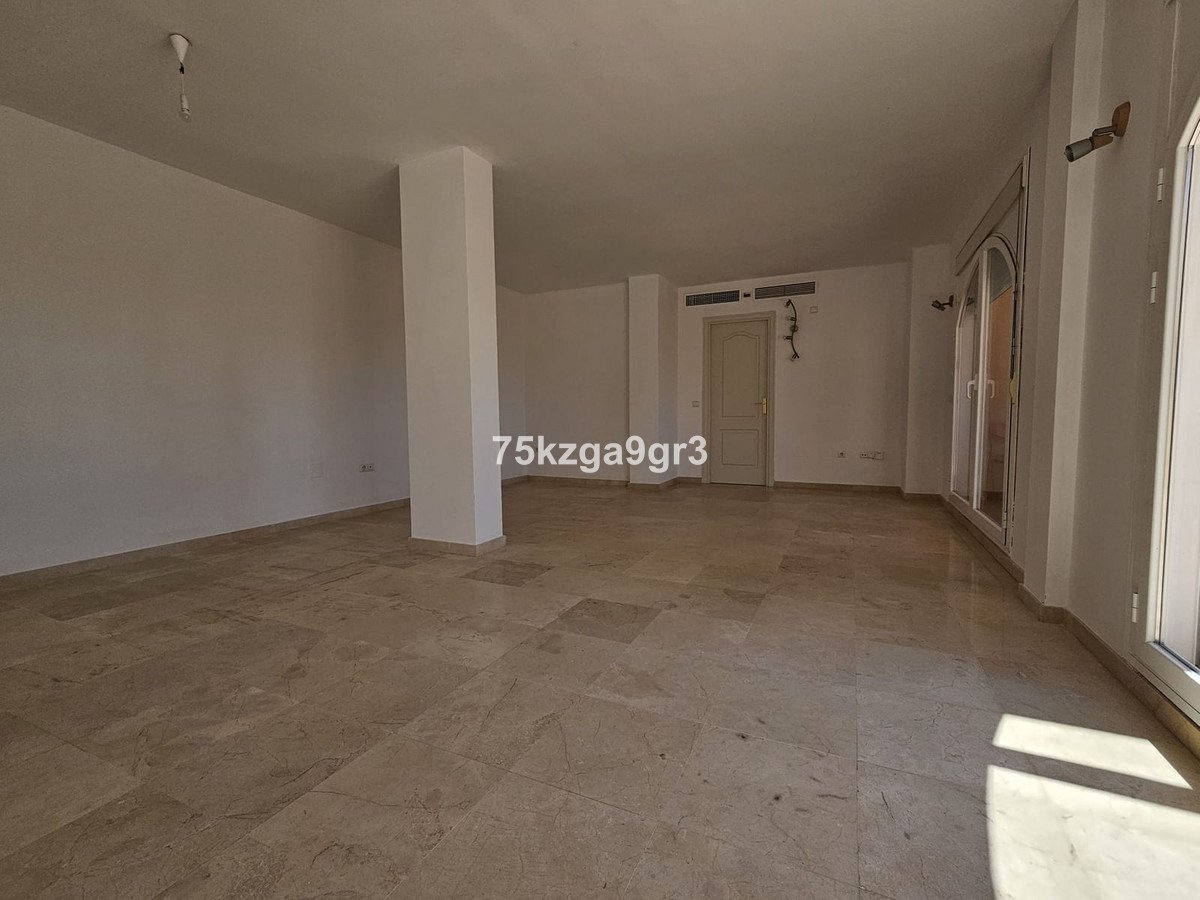 2 Bed Ground Floor Apartment in Calahonda