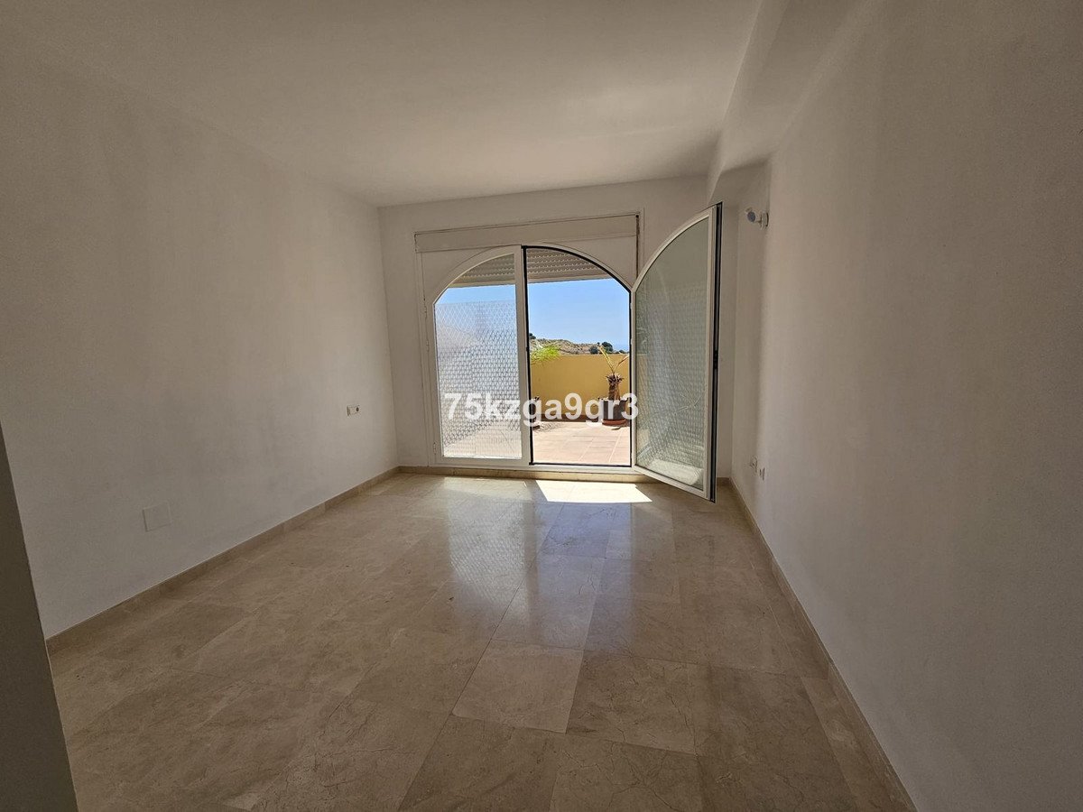2 Bed Ground Floor Apartment in Calahonda
