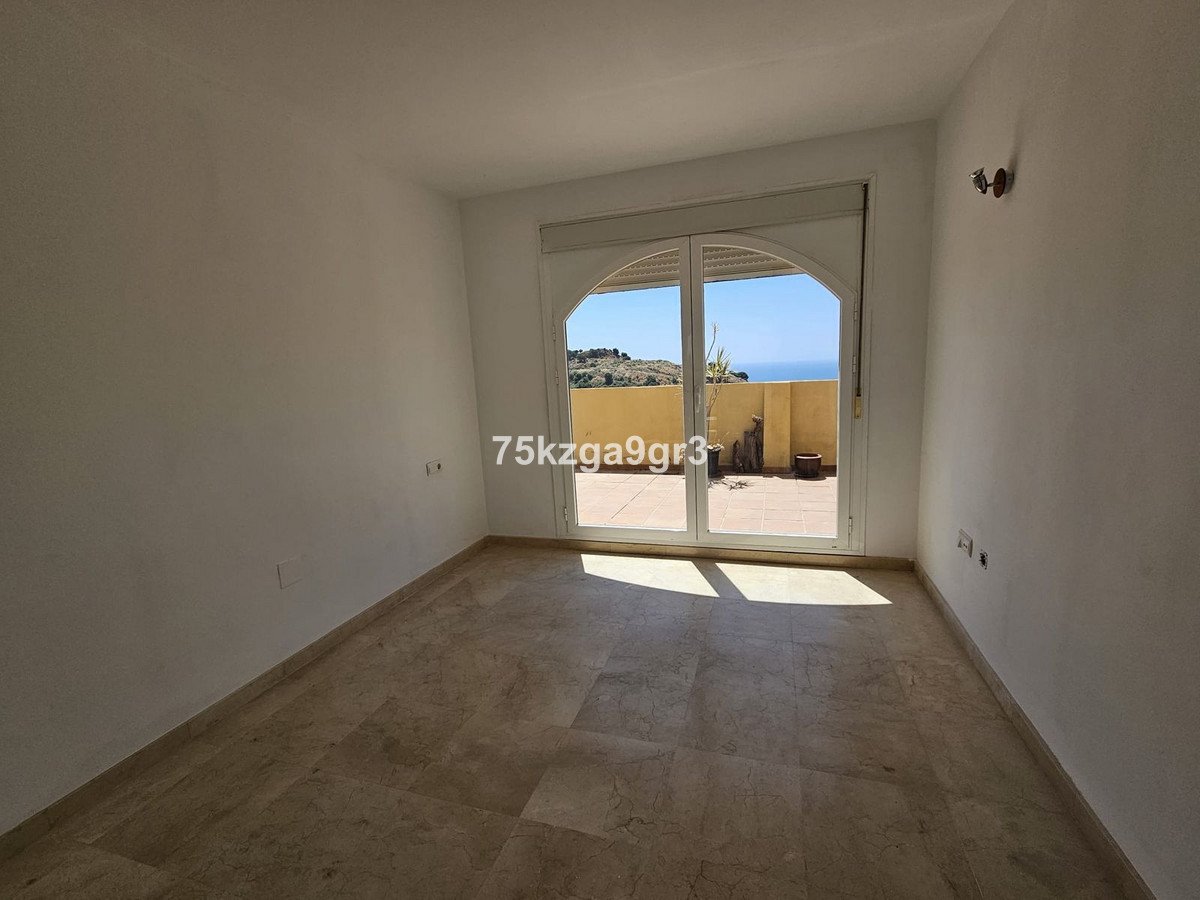 2 Bed Ground Floor Apartment in Calahonda