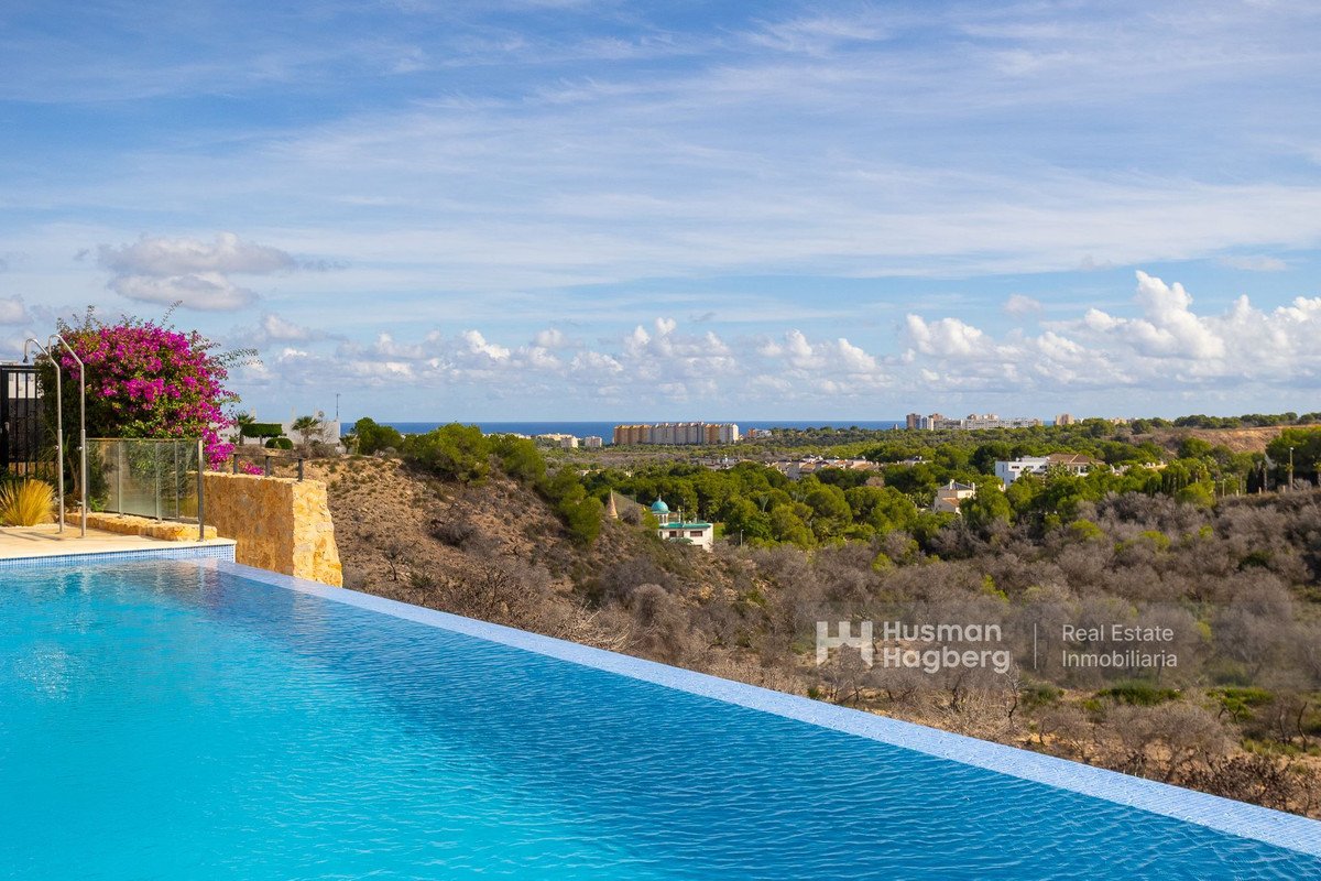 2 Bed Middle Floor Apartment in Campoamor