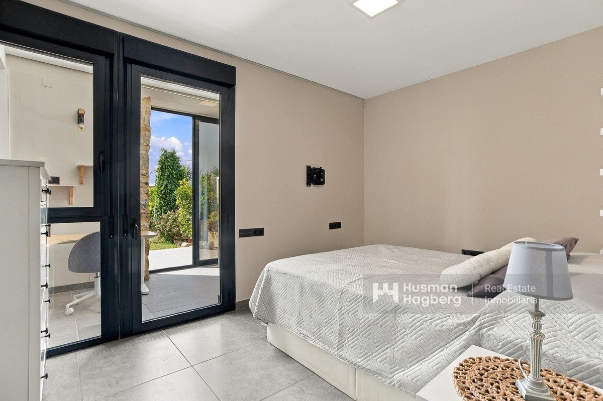 2 Bed Middle Floor Apartment in Campoamor