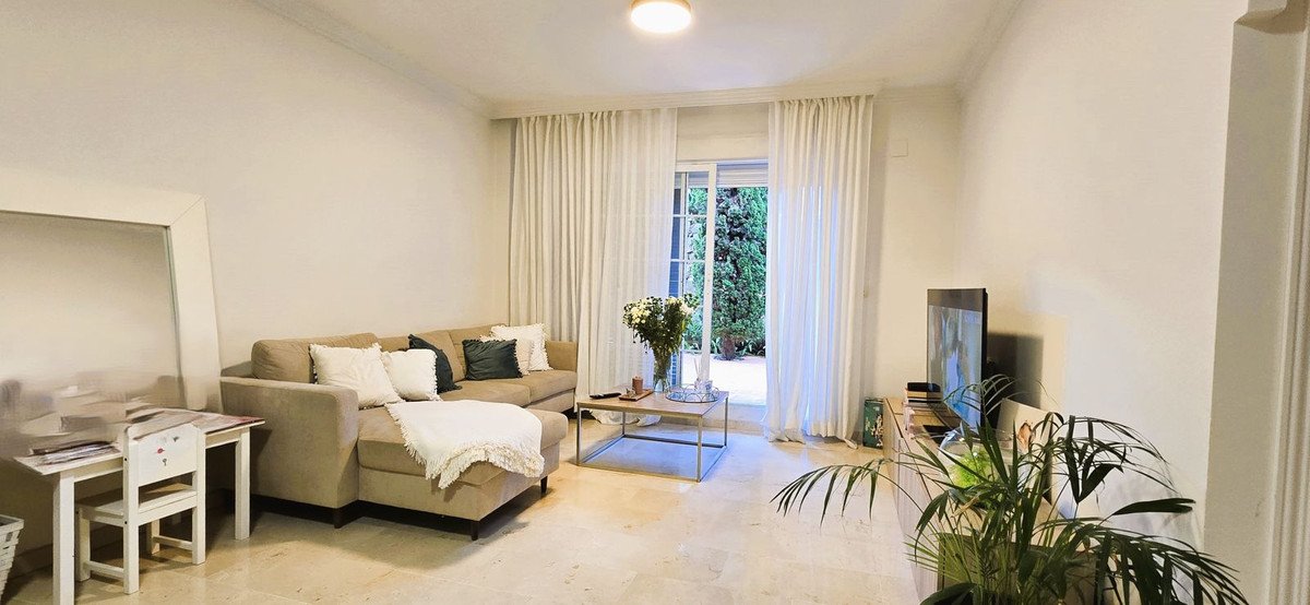 2 Bed Ground Floor Apartment in Elviria