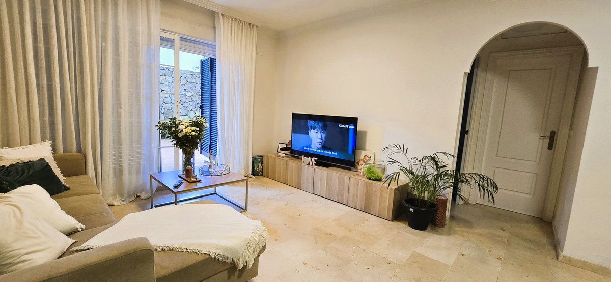 2 Bed Ground Floor Apartment in Elviria