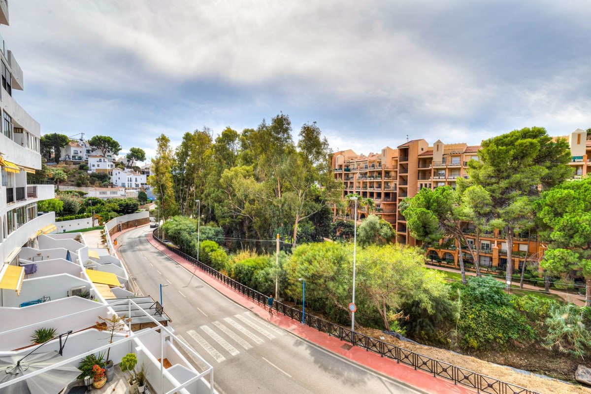 2 Bed Middle Floor Apartment in Torreblanca