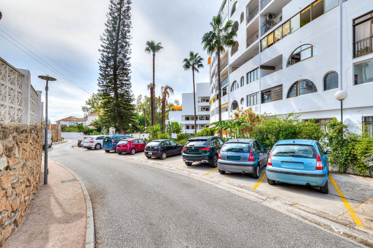 2 Bed Middle Floor Apartment in Torreblanca