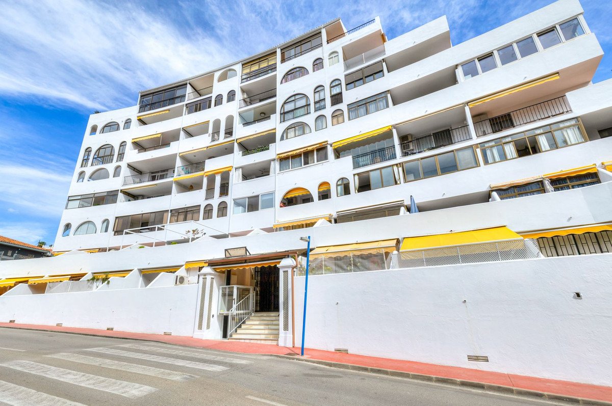 2 Bed Middle Floor Apartment in Torreblanca