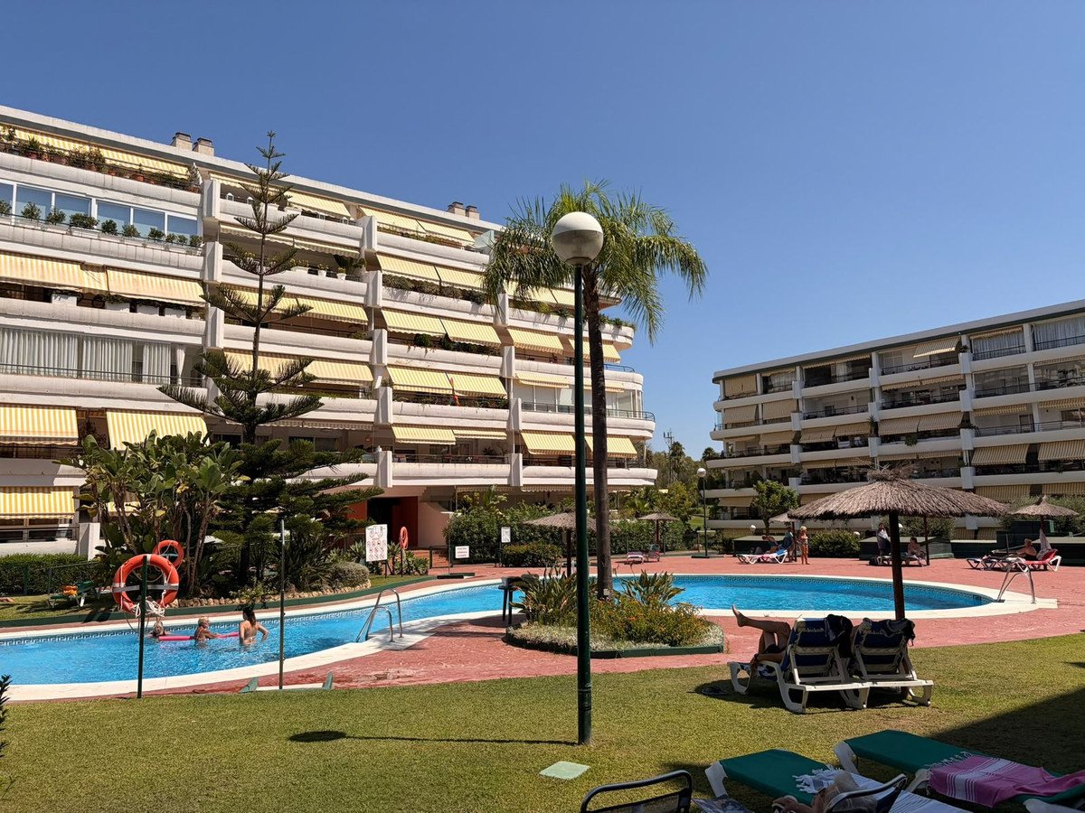 2 Bed Middle Floor Apartment in Guadalmina Alta