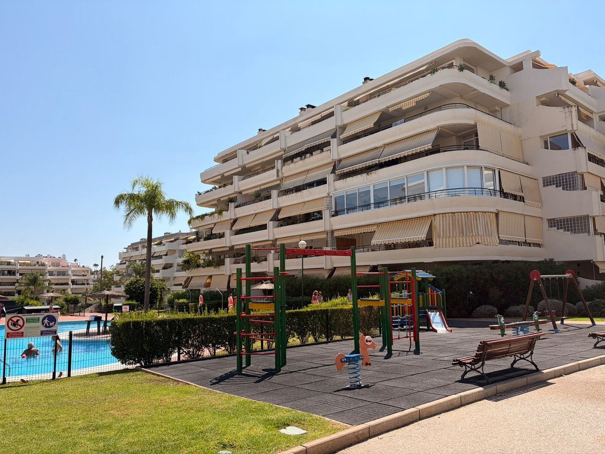 2 Bed Middle Floor Apartment in Guadalmina Alta