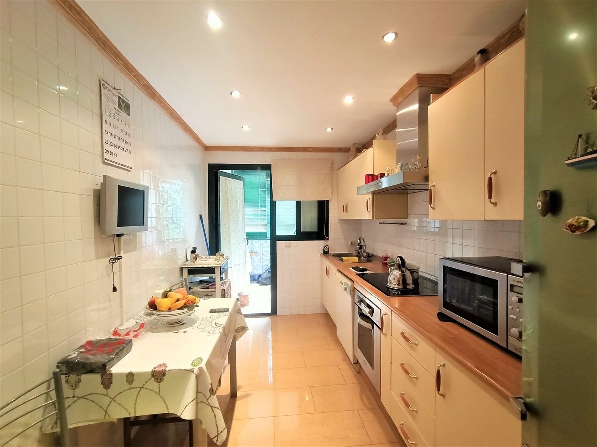 3 Bed Middle Floor Apartment in San Pedro de Alcántara