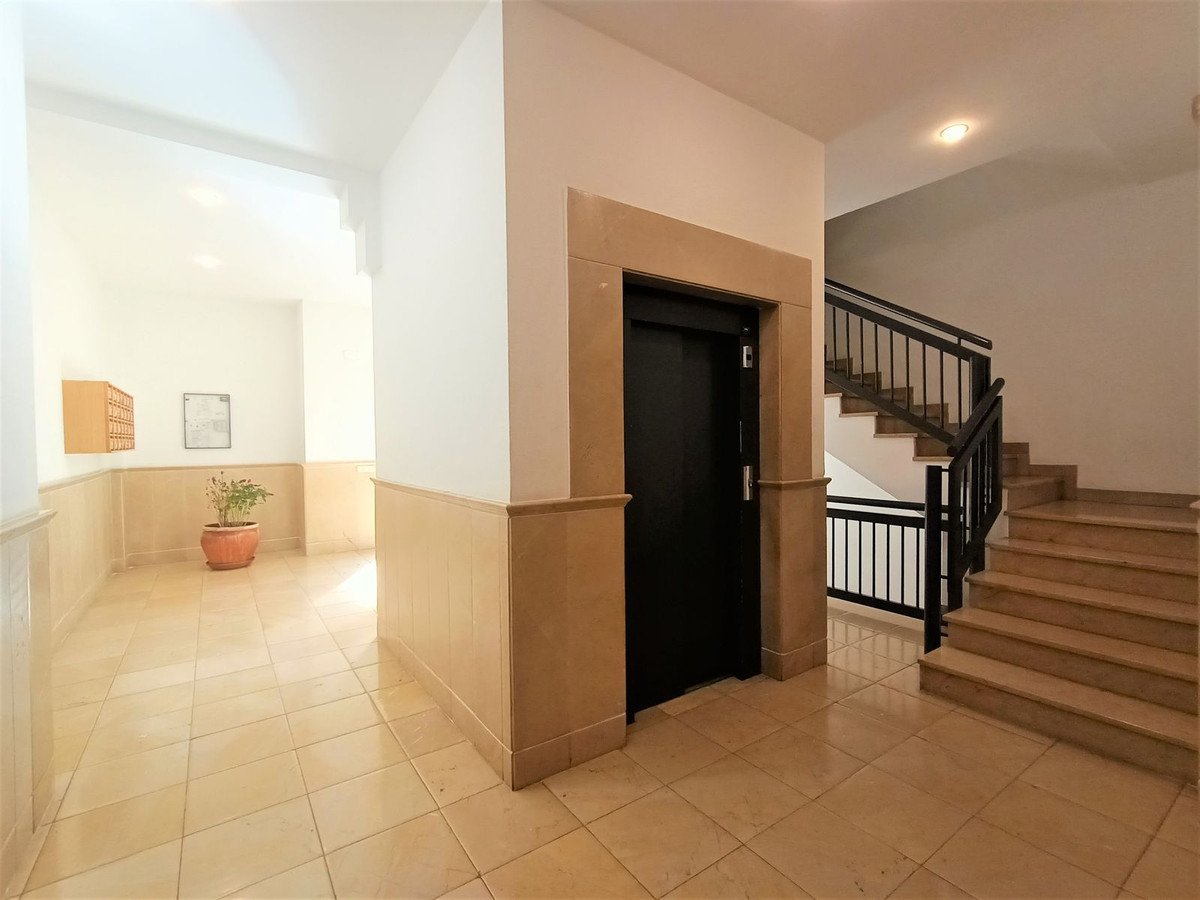 3 Bed Middle Floor Apartment in San Pedro de Alcántara