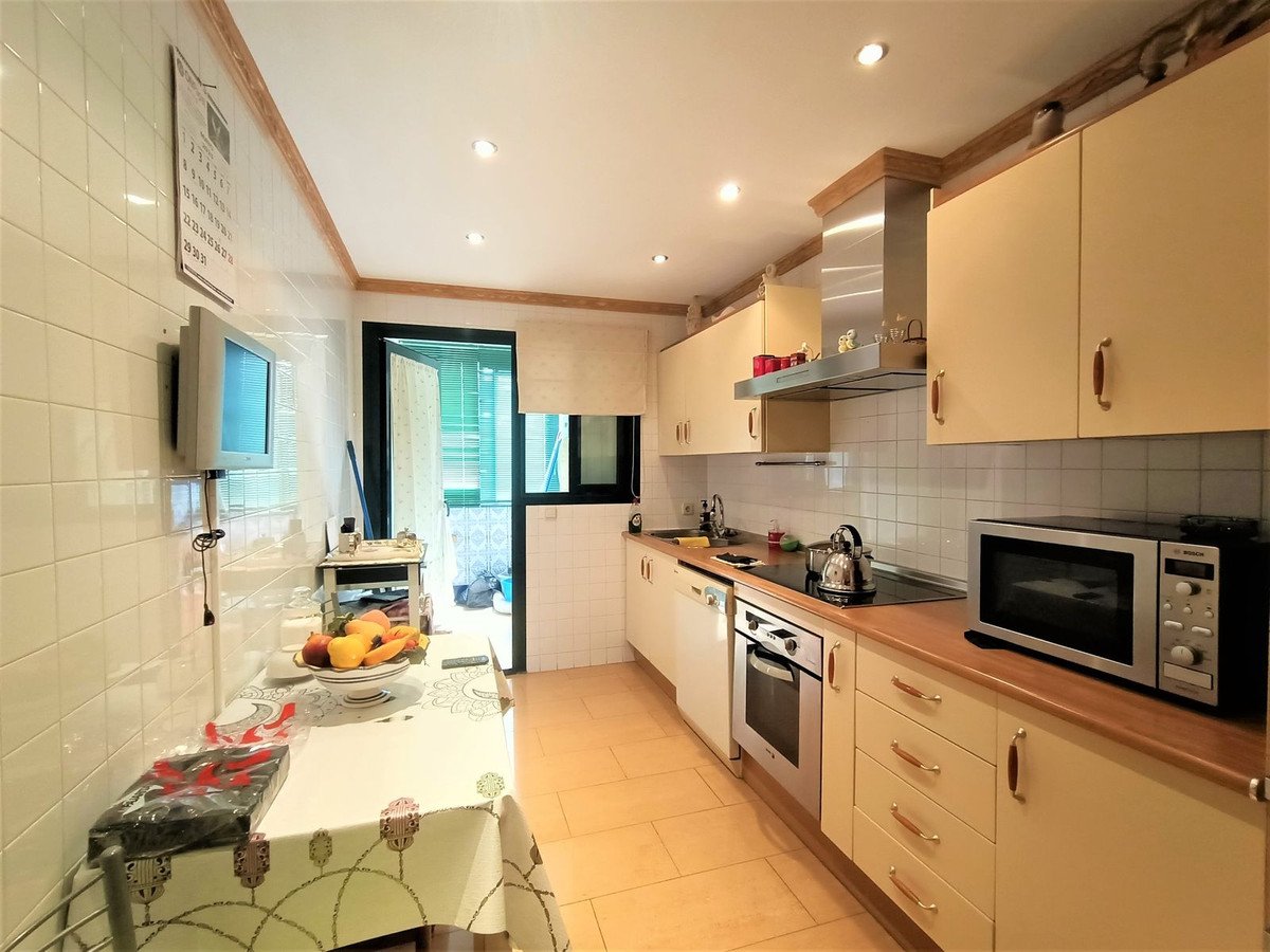 3 Bed Middle Floor Apartment in San Pedro de Alcántara