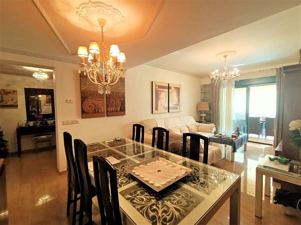 3 Bed Middle Floor Apartment in San Pedro de Alcántara