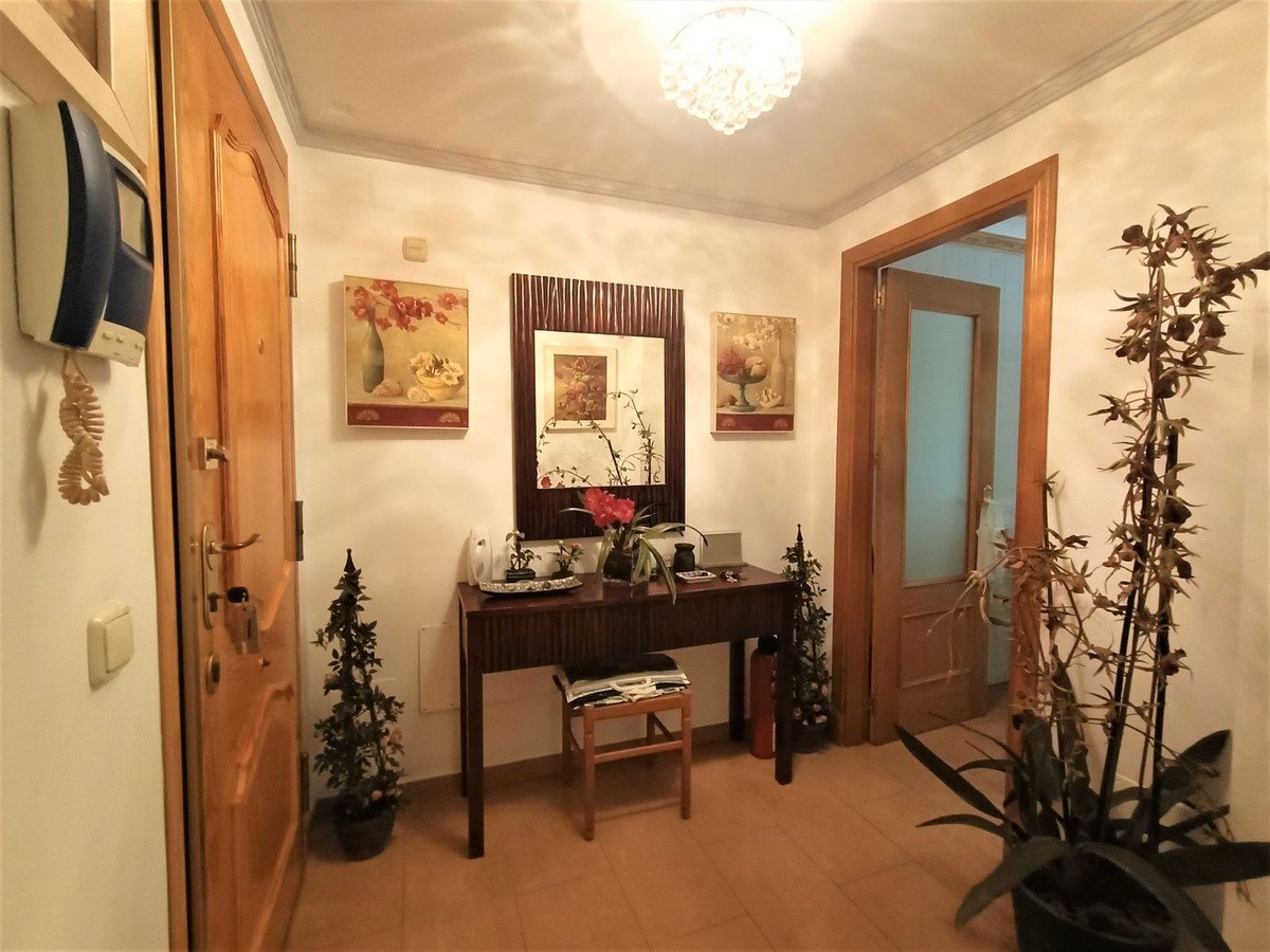 3 Bed Middle Floor Apartment in San Pedro de Alcántara