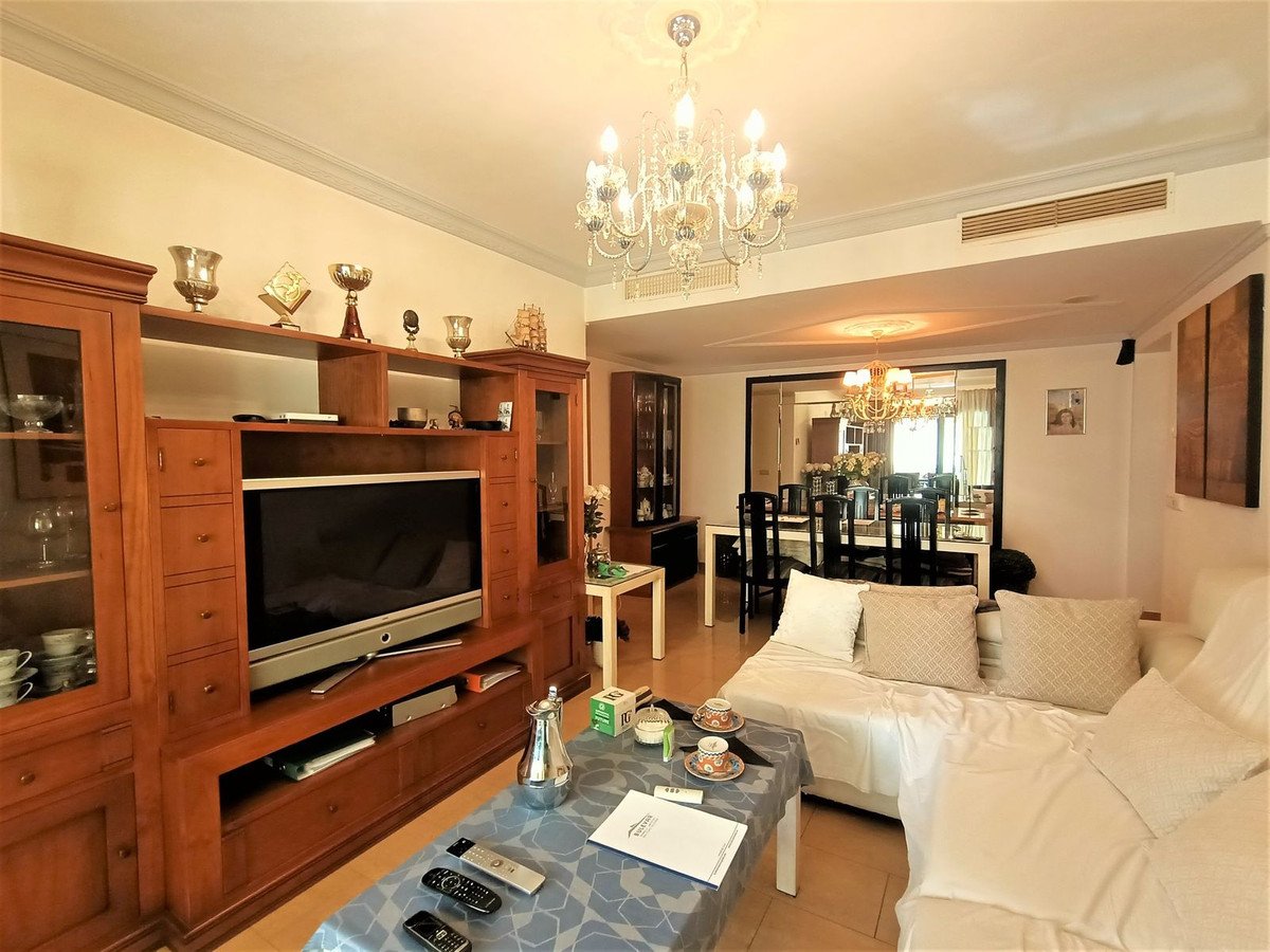 3 Bed Middle Floor Apartment in San Pedro de Alcántara