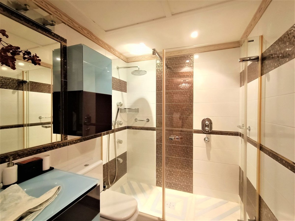 3 Bed Middle Floor Apartment in San Pedro de Alcántara