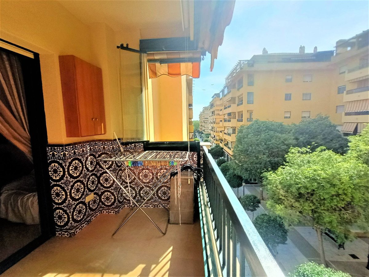 3 Bed Middle Floor Apartment in San Pedro de Alcántara