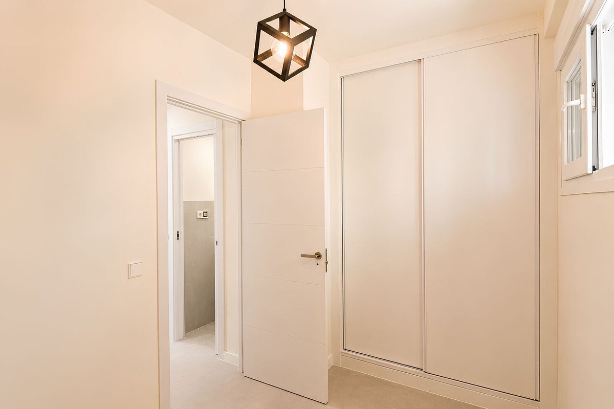 4 Bed Middle Floor Apartment in Los Boliches