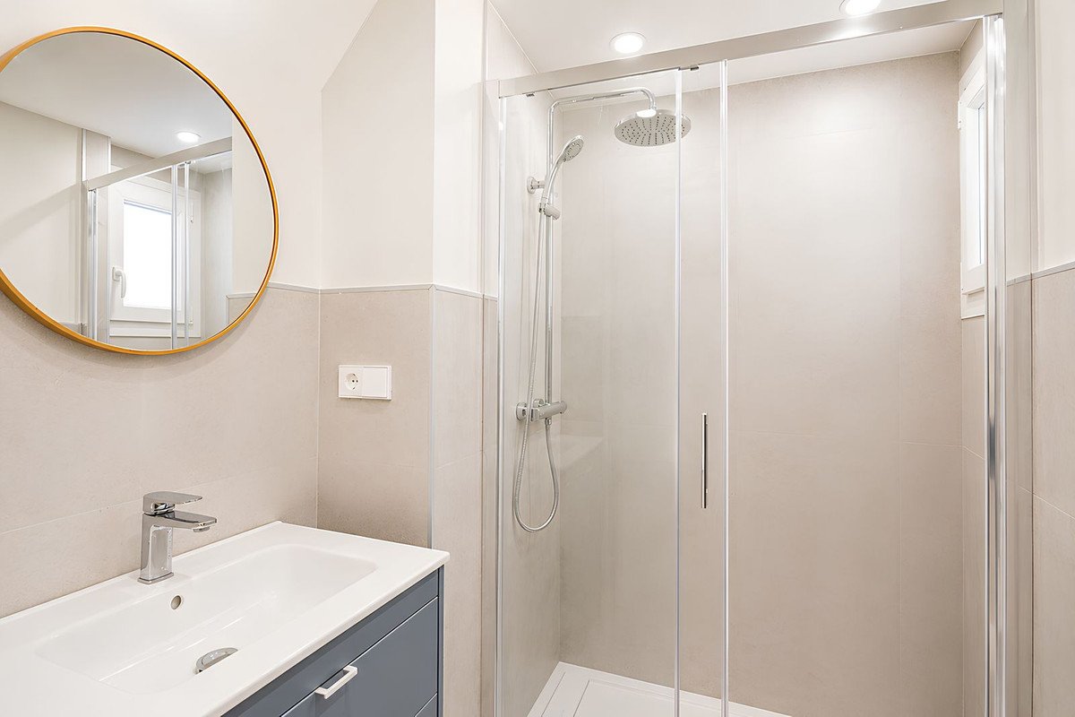 4 Bed Middle Floor Apartment in Los Boliches
