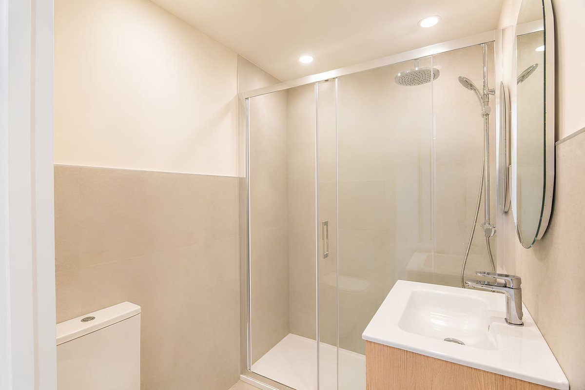 4 Bed Middle Floor Apartment in Los Boliches