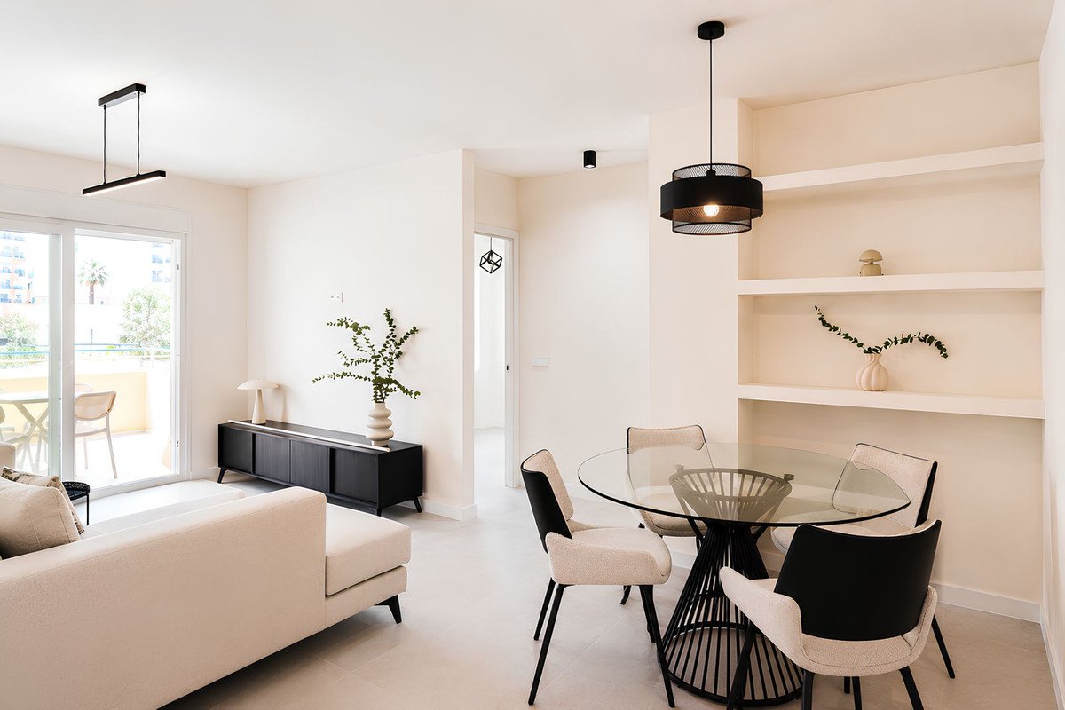 4 Bed Middle Floor Apartment in Los Boliches