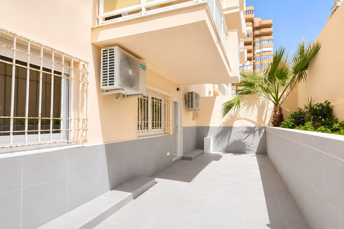 4 Bed Middle Floor Apartment in Los Boliches