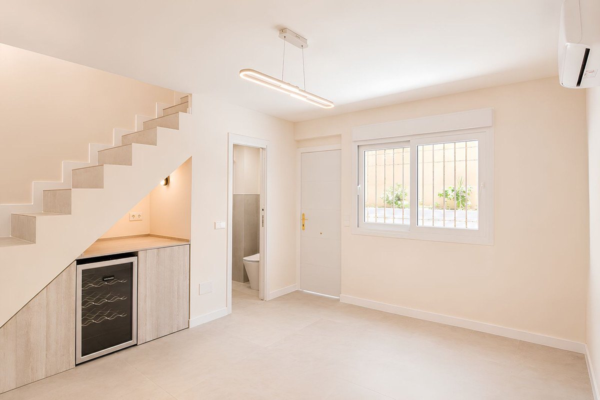 4 Bed Middle Floor Apartment in Los Boliches
