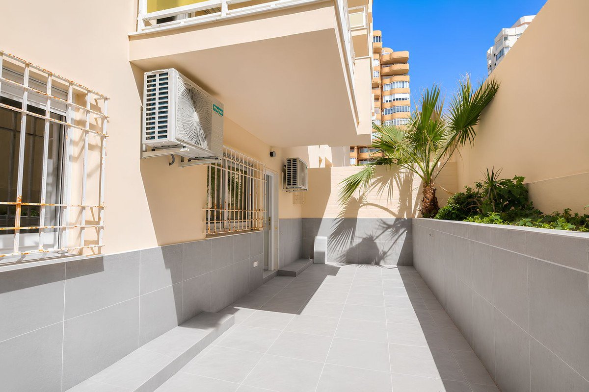 4 Bed Middle Floor Apartment in Los Boliches