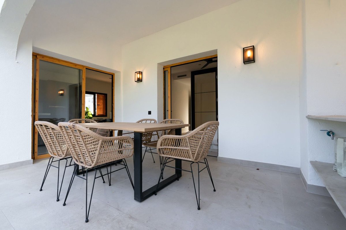 3 Bed Ground Floor Apartment in Nueva Andalucía