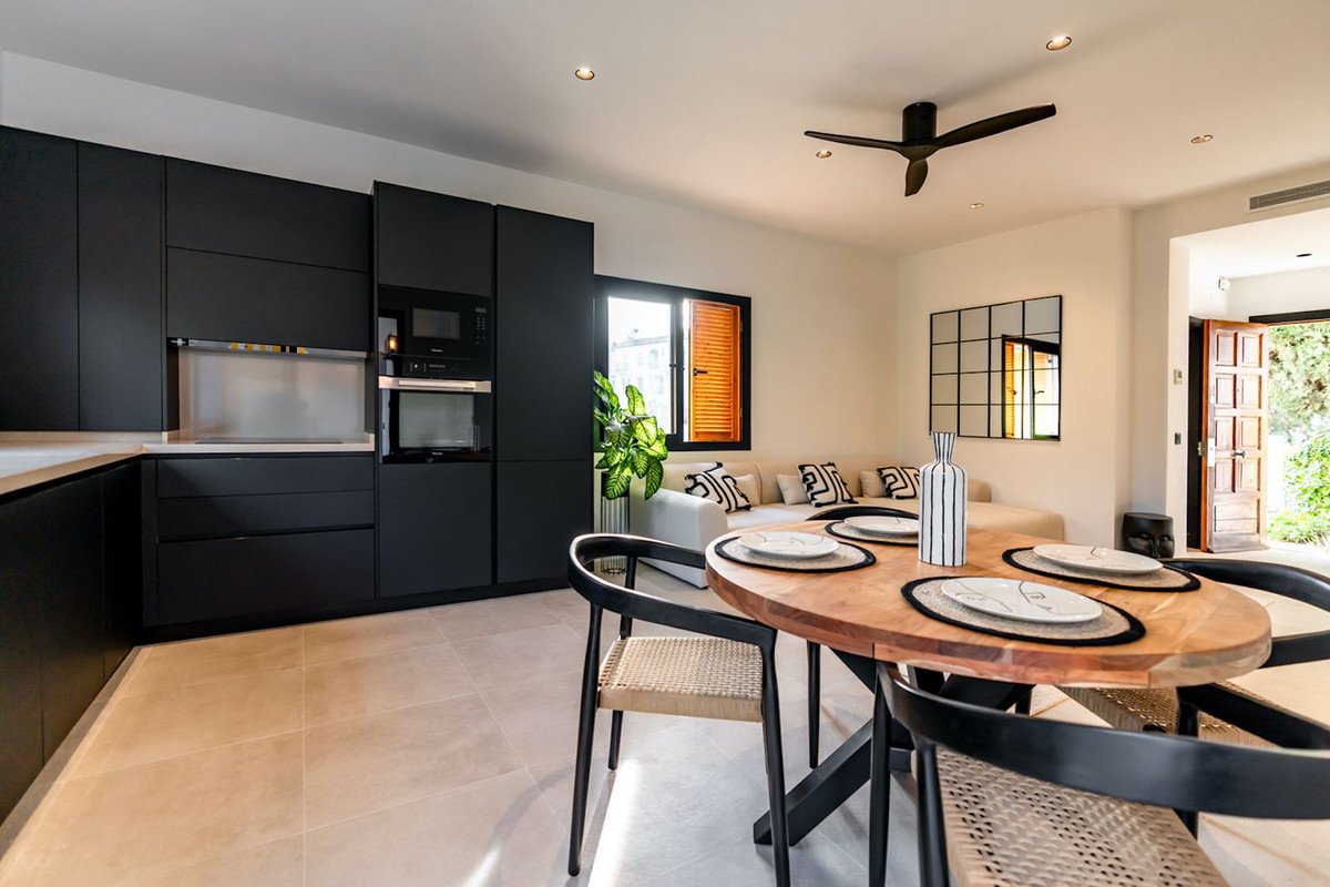 3 Bed Ground Floor Apartment in Nueva Andalucía