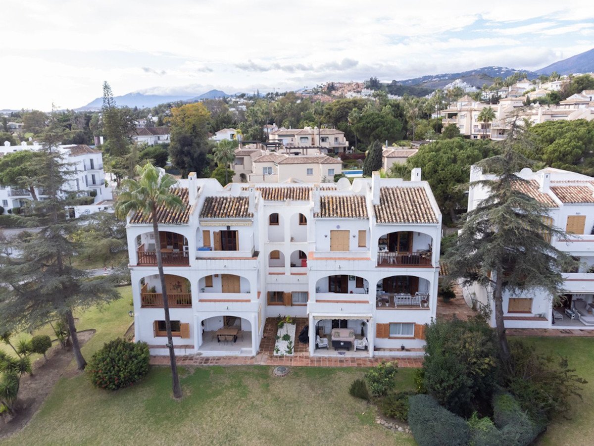 3 Bed Ground Floor Apartment in Nueva Andalucía