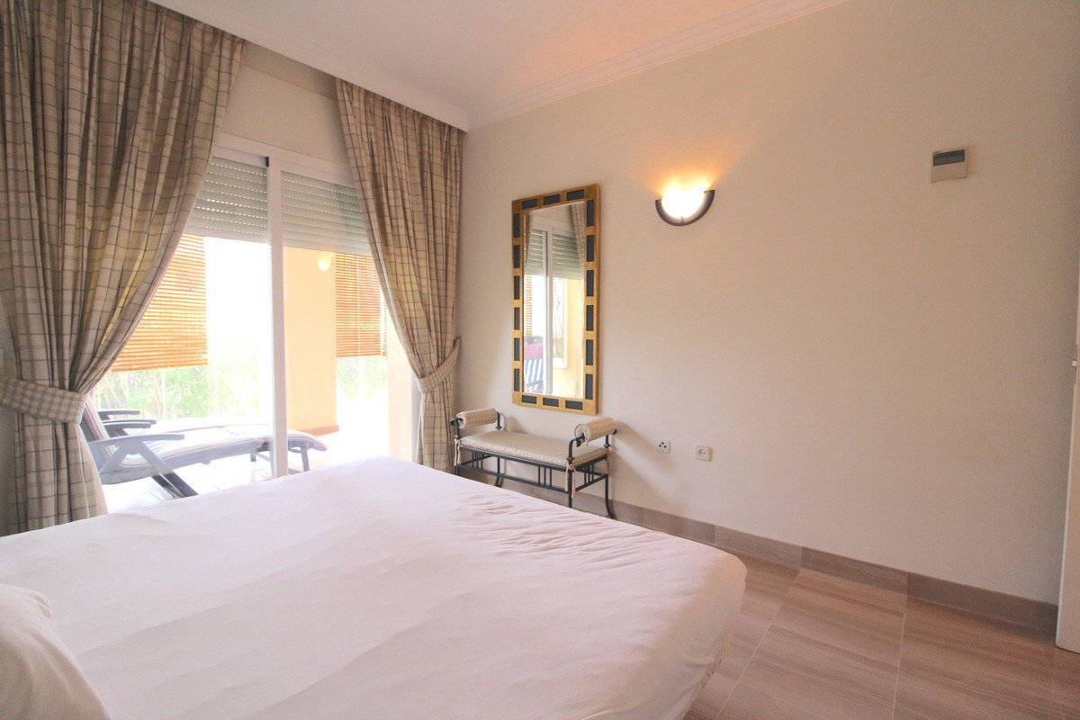 2 Bed Ground Floor Apartment in Bahía de Marbella