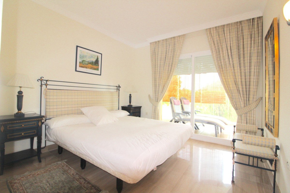 2 Bed Ground Floor Apartment in Bahía de Marbella
