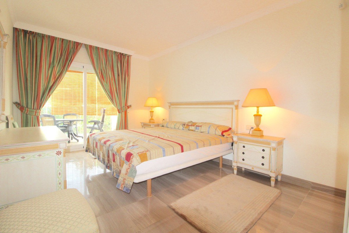 2 Bed Ground Floor Apartment in Bahía de Marbella