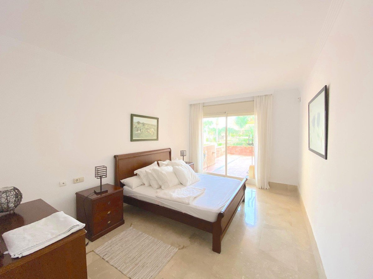 2 Bed Middle Floor Apartment in Río Real